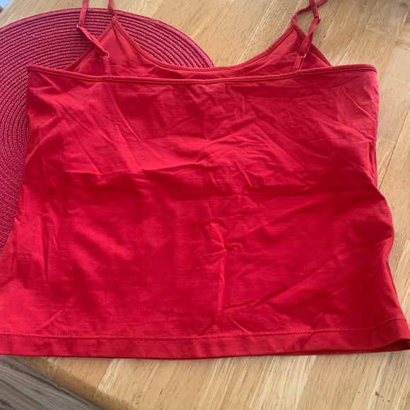 Red camisole - Picture 2 of 3